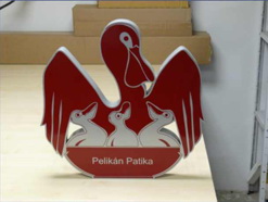 Pelikán Patika